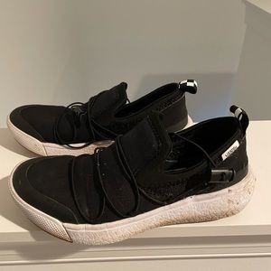 Girls Vans Slip On Tennis Shoe